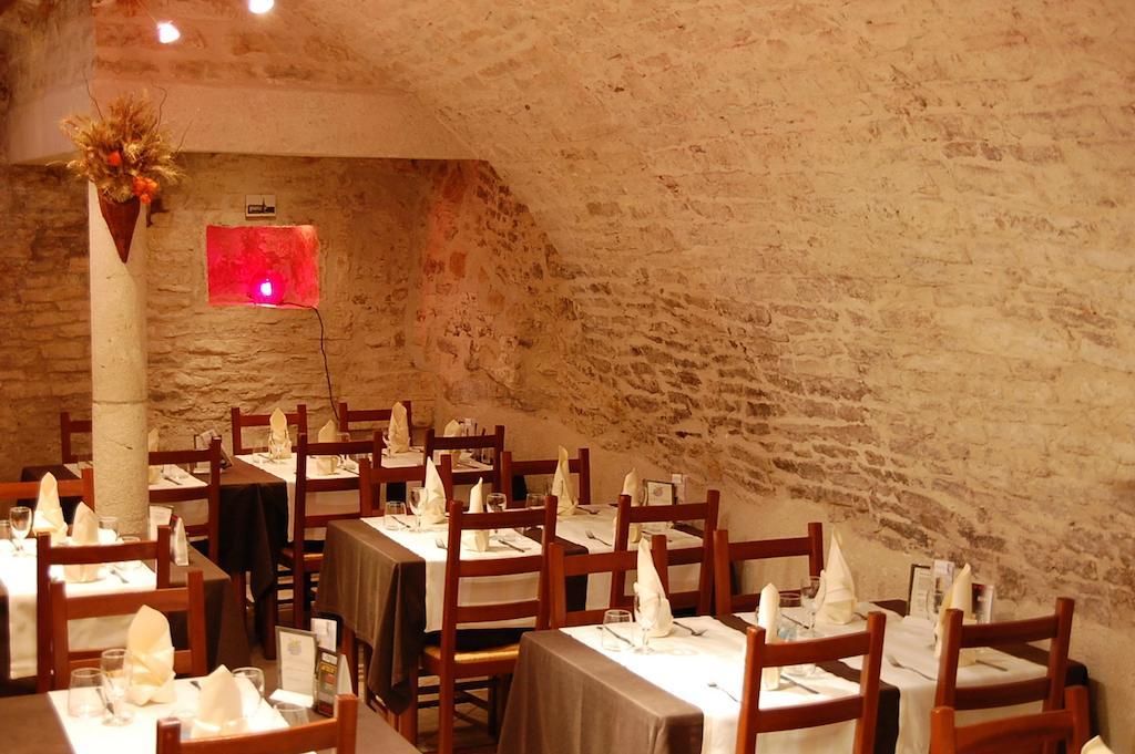 Hotel Du Donjon Champlitte-et-le-Prélot Esterno foto