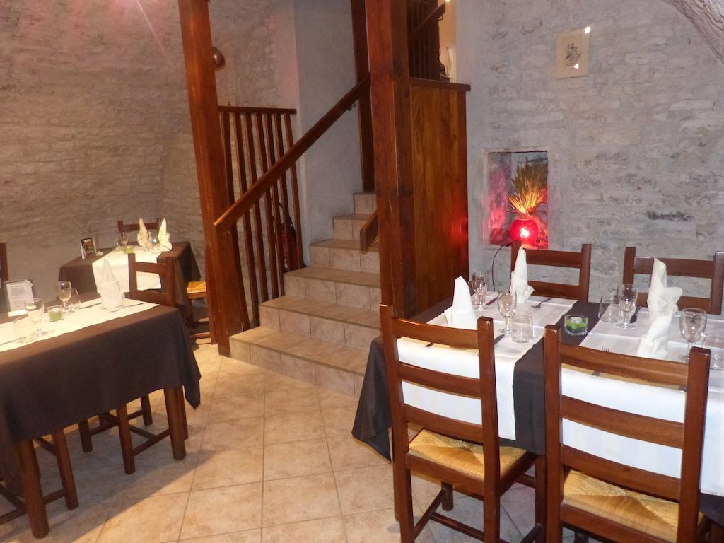 Hotel Du Donjon Champlitte-et-le-Prélot Esterno foto